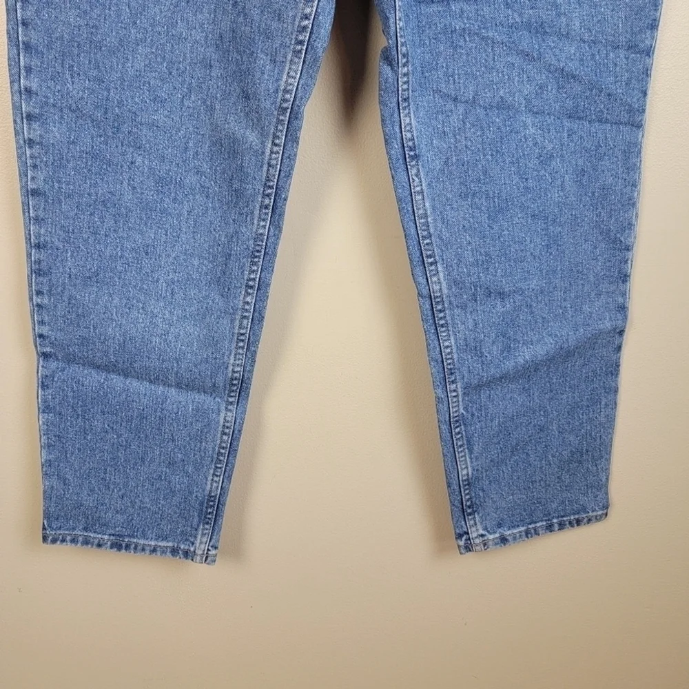 Chic NEW 90s Vintage Tapered Leg Relaxed Fit High Rise Medium Wash Mom Jeans